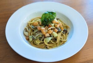 キャビアフィッシュとポテトのバジルクリームパスタイメージ