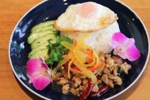 鶏肉のバジル炒めごはんイメージ